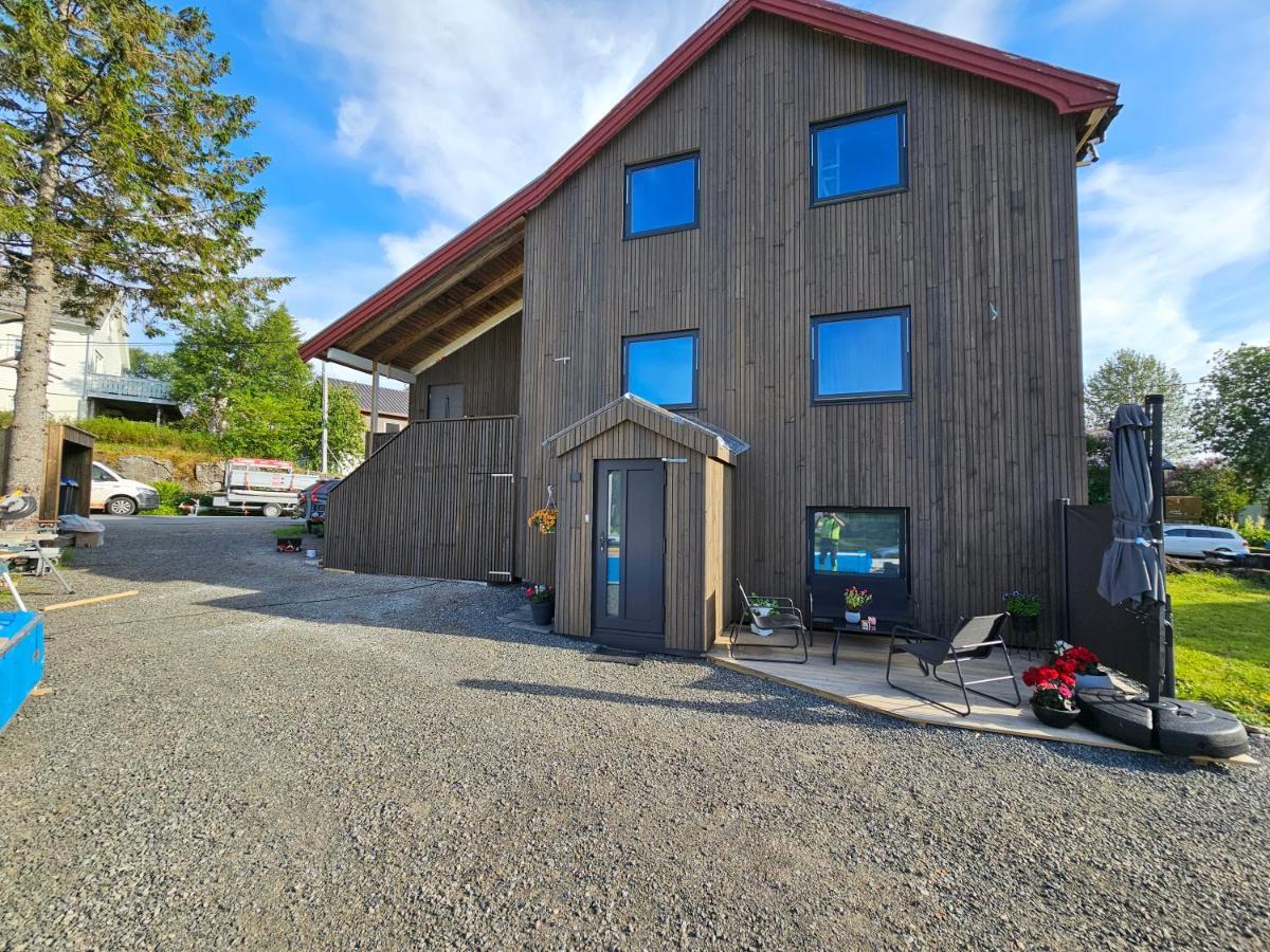 Innholdsrik Og Koselig Leilighet I Svolvaer Lofoten Exteriör bild